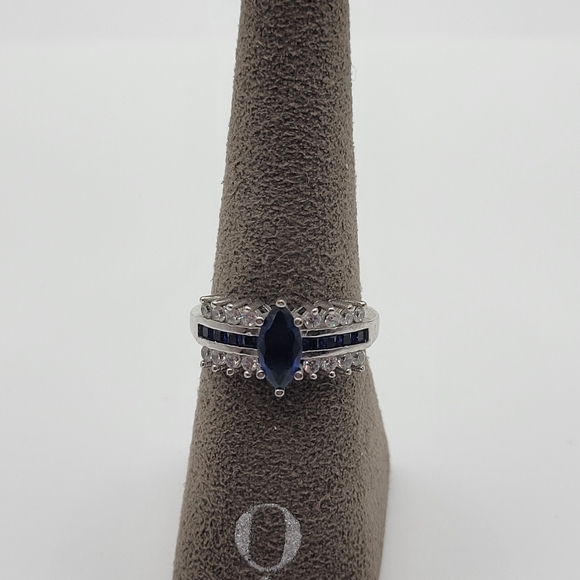 Sterling Silver and Dark Blue Clear Glass Women's Ring - Picture 5 of 12